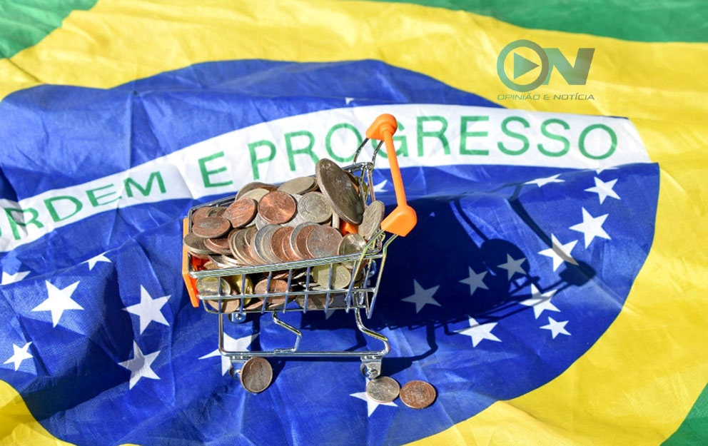 Salário mínimo, apostas e alistamento feminino são algumas das mudanças que passam a valer a partir de hoje para os brasileiros