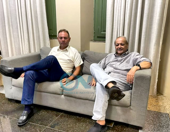 Sílvio Mendes e Jeová Alencar abrem espaço na agenda para atendimento ao público na Prefeitura de Teresina
