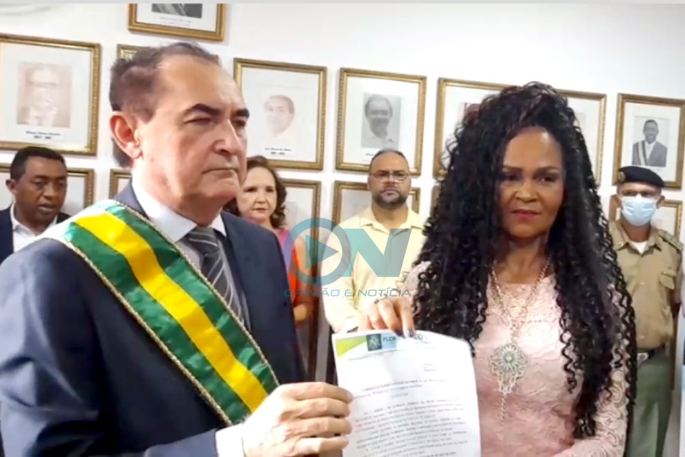 Vexame: Prefeito de Floriano exonera Elineuza Ramos quatro dias depois de nomeada para Secretaria de Esportes