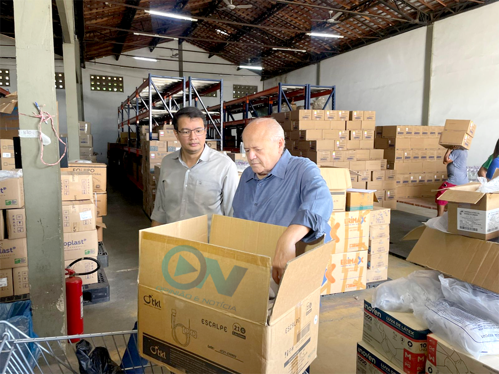 Caminhões carregados de insumos e medicamentos chegam para abastecimento da saúde em Teresina