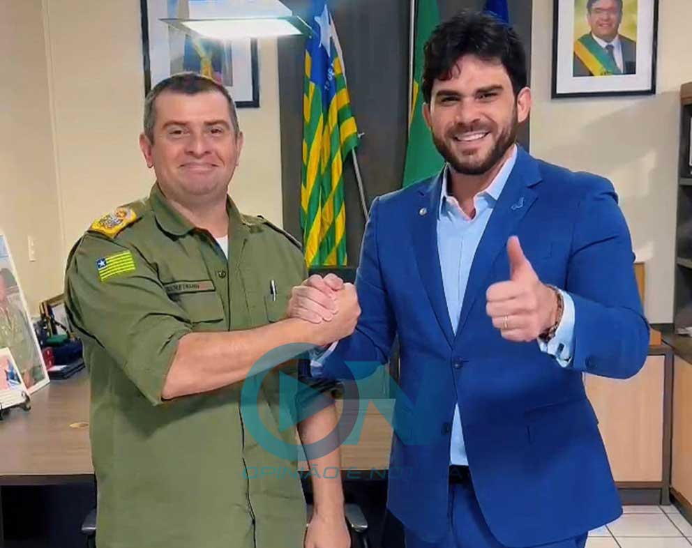 Deputado Dr. Marcus Vinícius garante reforço no policiamento do Carnaval de Floriano em reunião com coronel Scheiwann Lopes