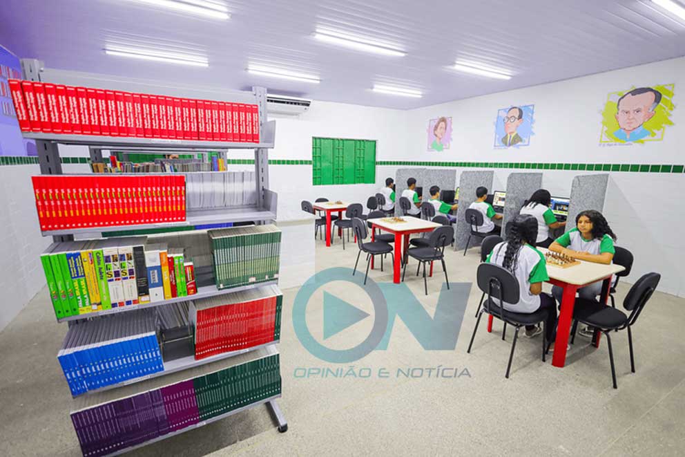 Escola modelo do Piauí restringe uso de celulares há 10 anos e inspira nova lei estadual