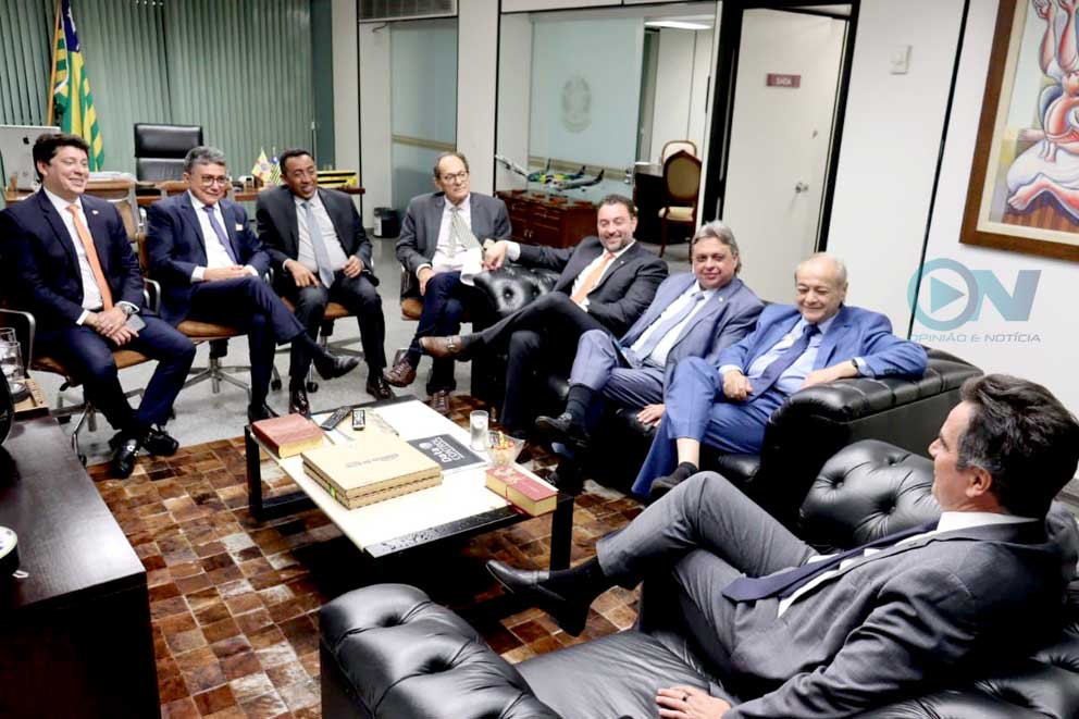 Ciro Nogueira e Sílvio Mendes se reúnem para tratar sobre a federação entre PP e União Brasil, que avança e redefine forças políticas no país
