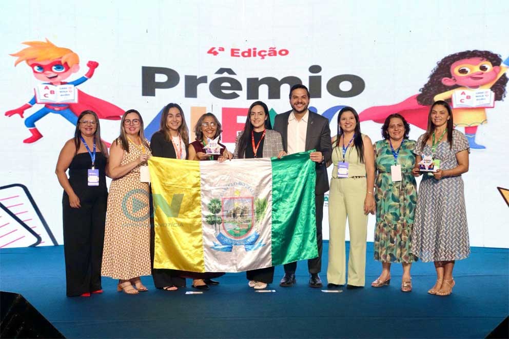 Educação de Castelo do Piauí é premiada com o Prêmio Alfa-10 por excelência na alfabetização