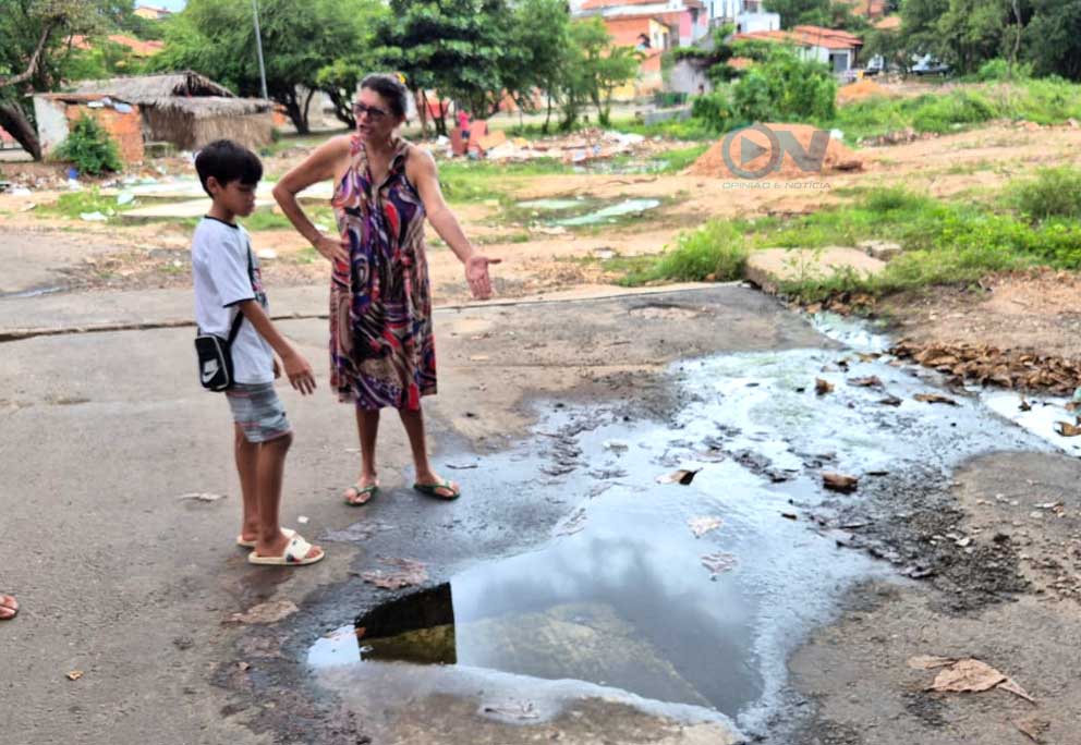 Moradores da Água Mineral cobram soluções urgentes para crise de esgotamento sanitário no bairro