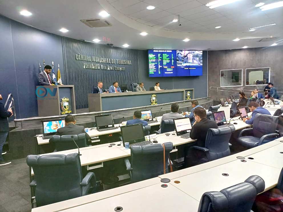 Pedido de vistas ao empréstimo proposto por Sílvio Mendes une “isentão” e oposição na Câmara