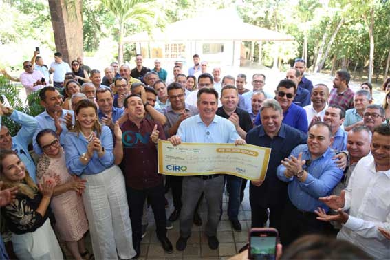 Ciro Nogueira reforça articulação política em encontro com mais de uma centena de Prefeitos em um único dia em Teresina