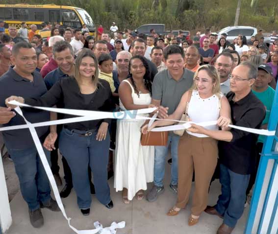 Prefeito de Miguel Alves inaugura escola iniciada e abandonada há 12 anos