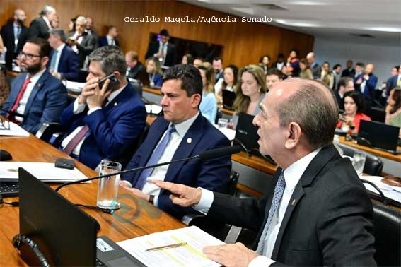 Senado aprova novo Código Eleitoral na CCJ; oposição garante inclusão do voto impresso nas eleições