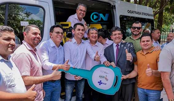 Castelo do Piauí recebe van equipada para transporte de pacientes