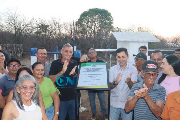 Prefeitura de Castelo do Piauí entrega sistema de abastecimento com energia solar na localidade Angico Branco