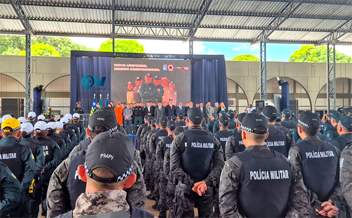 Com investimento de R$ 24 milhões, forças de segurança do Piauí recebem pistolas de ponta, fardamento com nova identidade visual e mais confortável