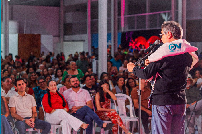 Prefeitura de Castelo do Piauí realiza grande homenagem às mães com festa, brindes e show de João Cláudio Moreno