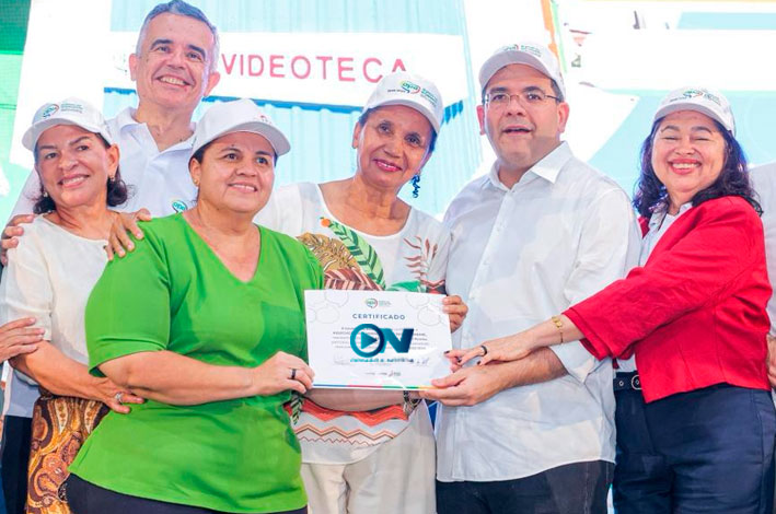 Rafael entrega obras, títulos de imóveis e amplia investimentos na zona sudeste de Teresina