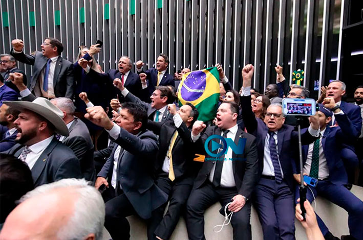 Congresso afrouxa regras eleitorais e reforça privilégios partidários às vésperas de 2026
