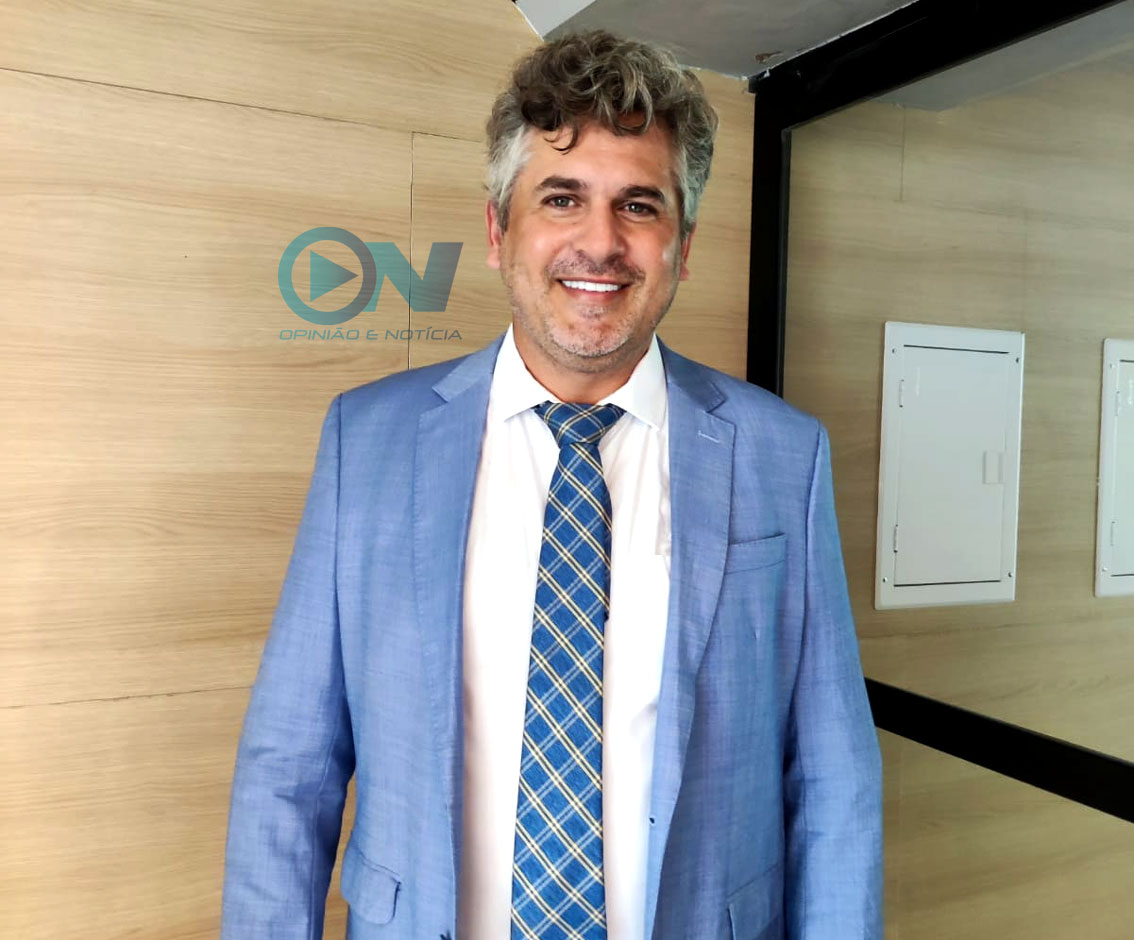 Ministério Público investiga prefeito de Picos, Pablo Santos, por suspeita de nepotismo em nomeações na Secretaria de Saúde