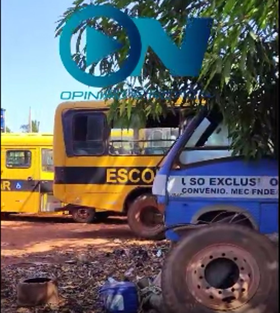 Equipe de transição encontra cemitério de sucatas na garagem da Prefeitura de Lagoa Alegre