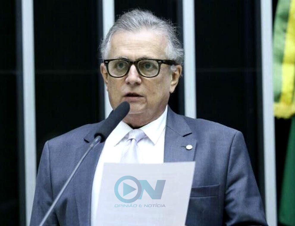Votar com a consciência ou ter que apoiar partido político e ideologia na marra?